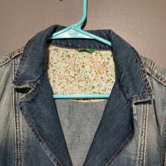United Colors of Benneton Womens Size S Denim Distressed Jean Jacket Blazer - Picture 2 of 11